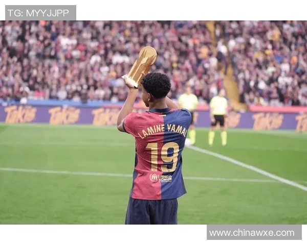 巴塞罗那主场迎战格拉纳达争夺西甲积分榜重要三分之战